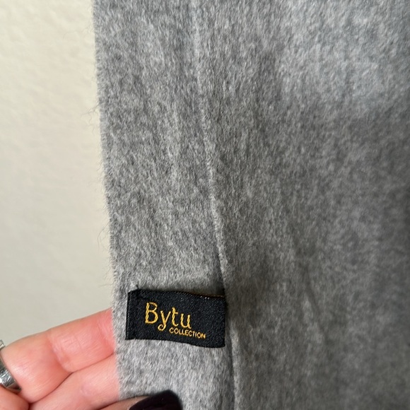 Bytu Cashmere Wool Fringe Scarf Gray Preppy Classic - Picture 9 of 9